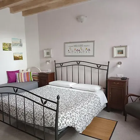 La Casarella Bed & Breakfast Soiano Del Lago